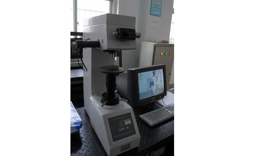 Vickers hardness tester